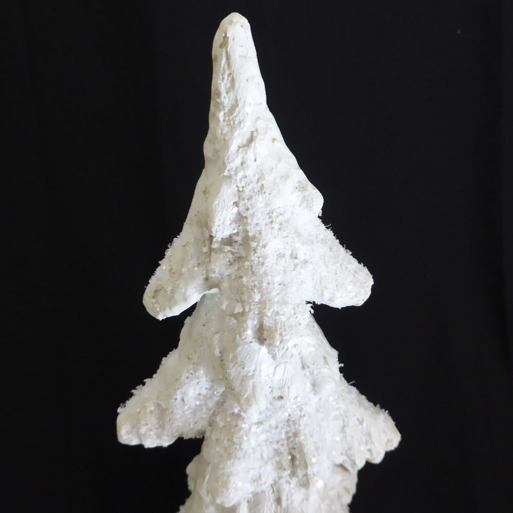 NEW 18” SNOW COVERED CHRISTMAS WINTER FOREST PINE TREE RESIN DECORATION - Picture 4 of 10
